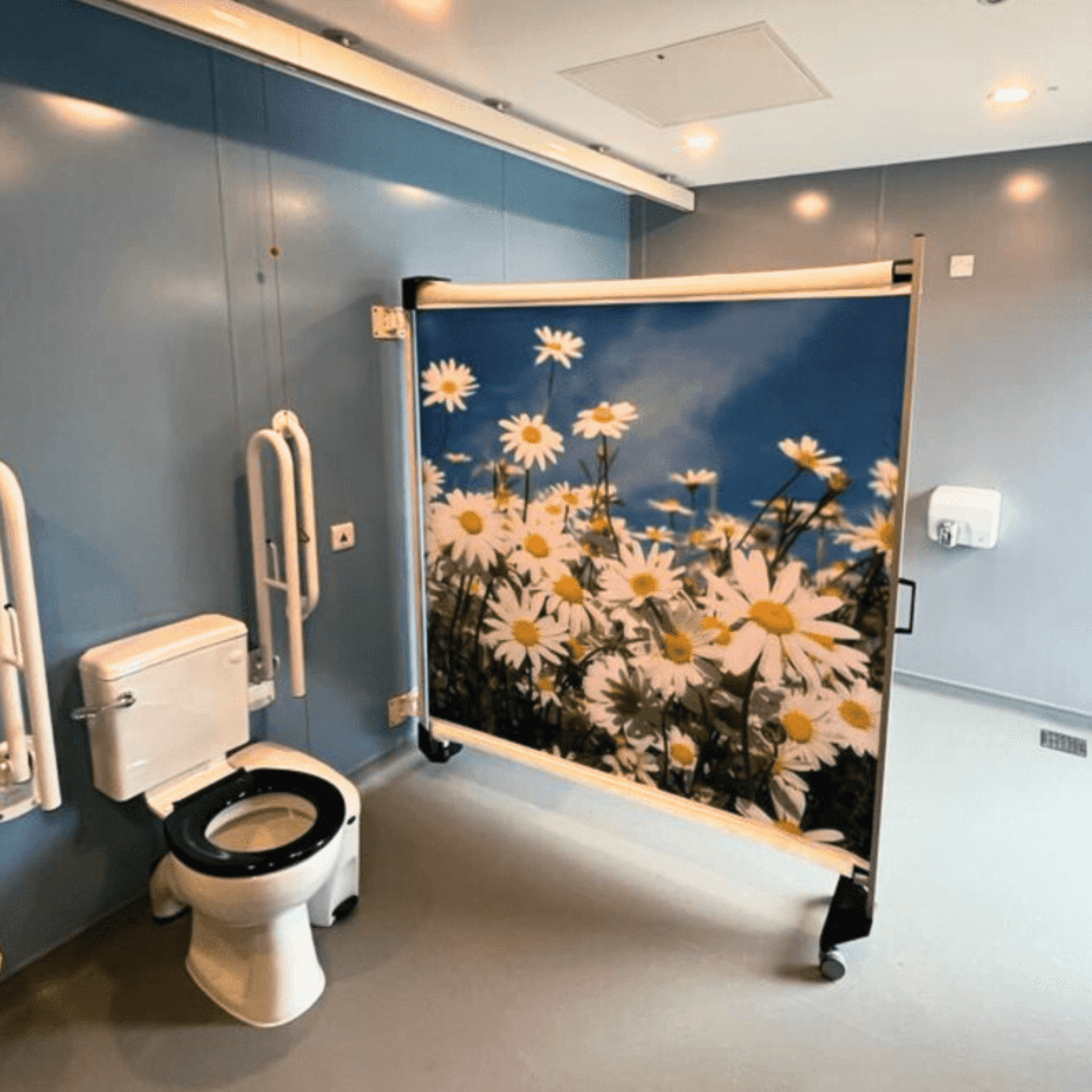 Changing Places Toilet (KwickScreen)