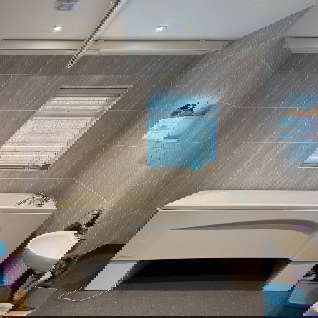 Height-Adjustable Bathing