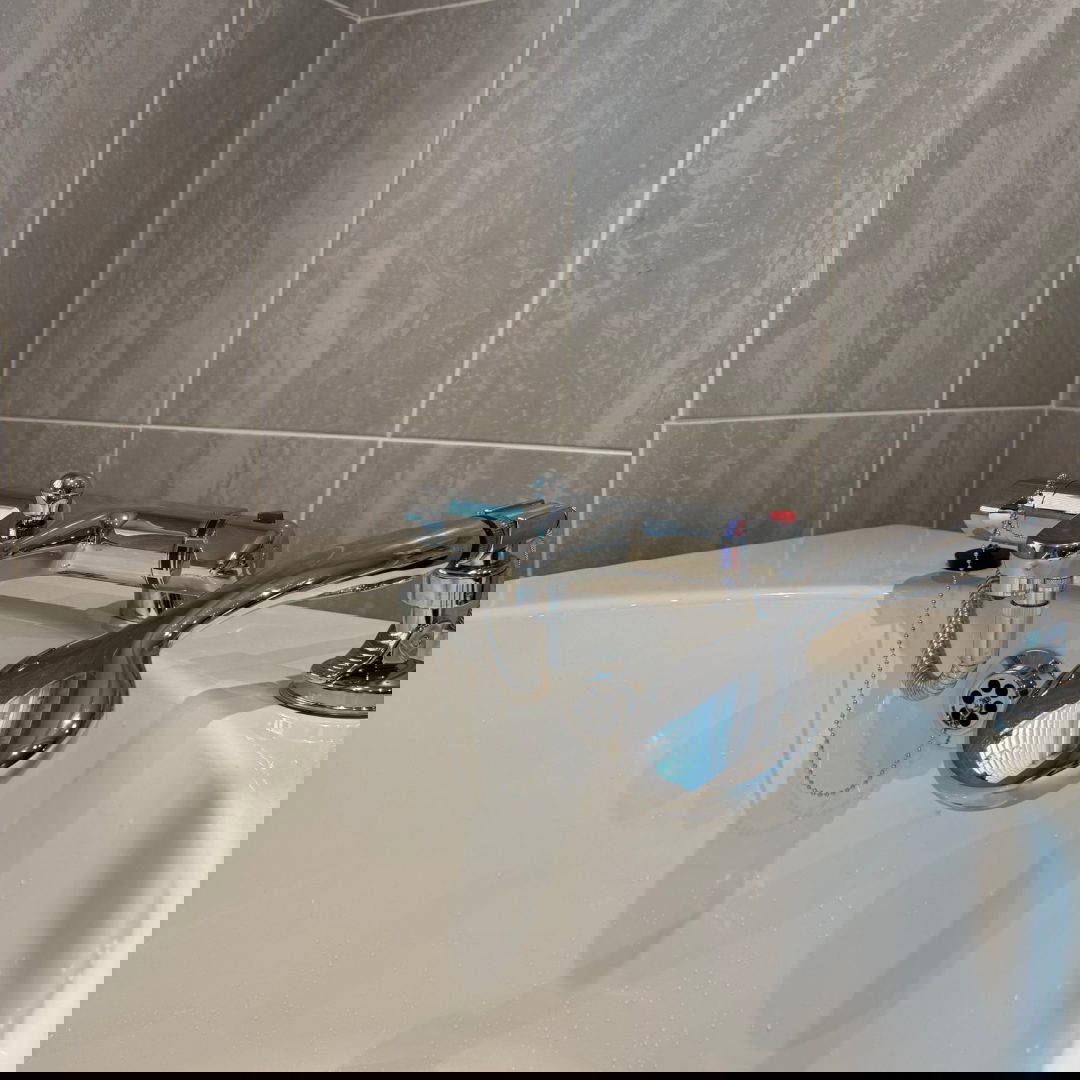 Height-Adjustable Bathing