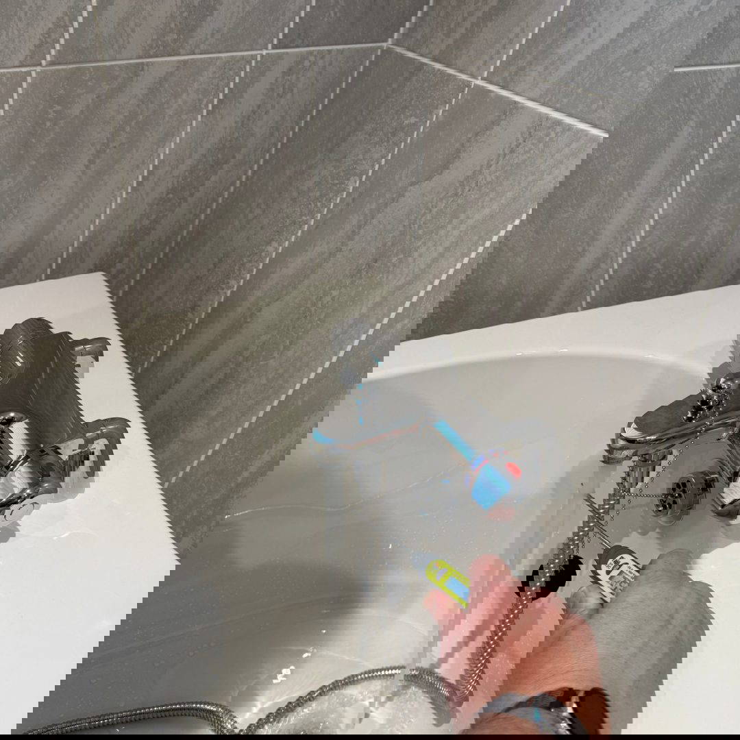 Height-Adjustable Bathing