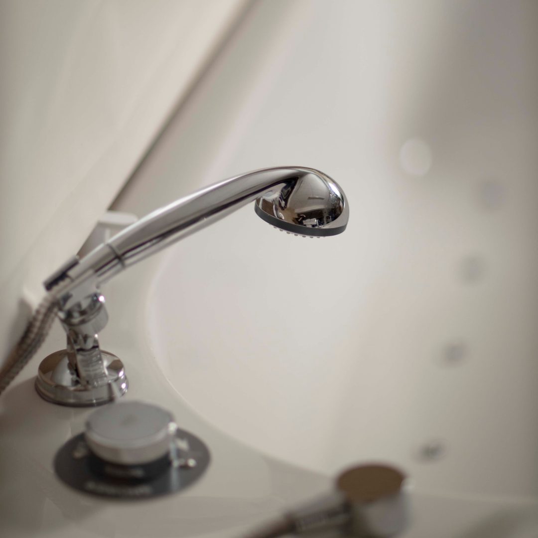 Kiva Bath Assisted Bathing Height Adjustable