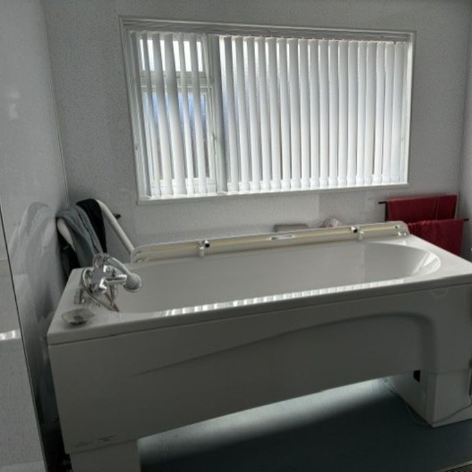 Kiva Bath Assisted Bathing Height Adjustable