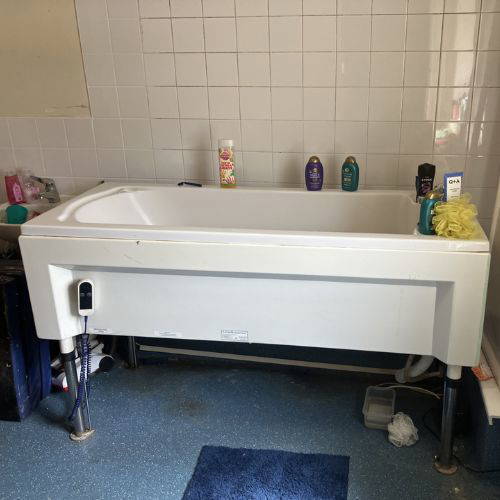 Astor Kiva Height Adjustable Bath