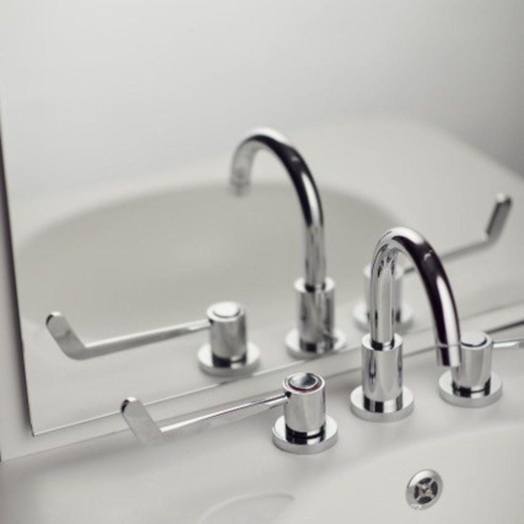 Kiva Bath Assisted Bathing Height Adjustable