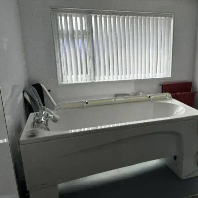 Cotswolds Farm Park Changing Places Toilet Accessibility Hoist